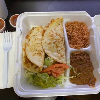 El Norteno Express  - 14. Fajita Quesadilla: Flour or corn tortillas filled w/ cheese, served w/ guac & sour cream. Choice of: chicken, beef or shrimp. - Mexican Near Me - New Braunfels, Texas