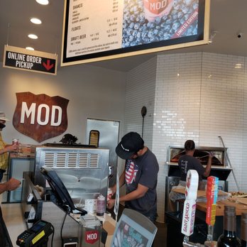 MOD Pizza - Pay and pick up area - Fast Food Near Me - Houston, Texas