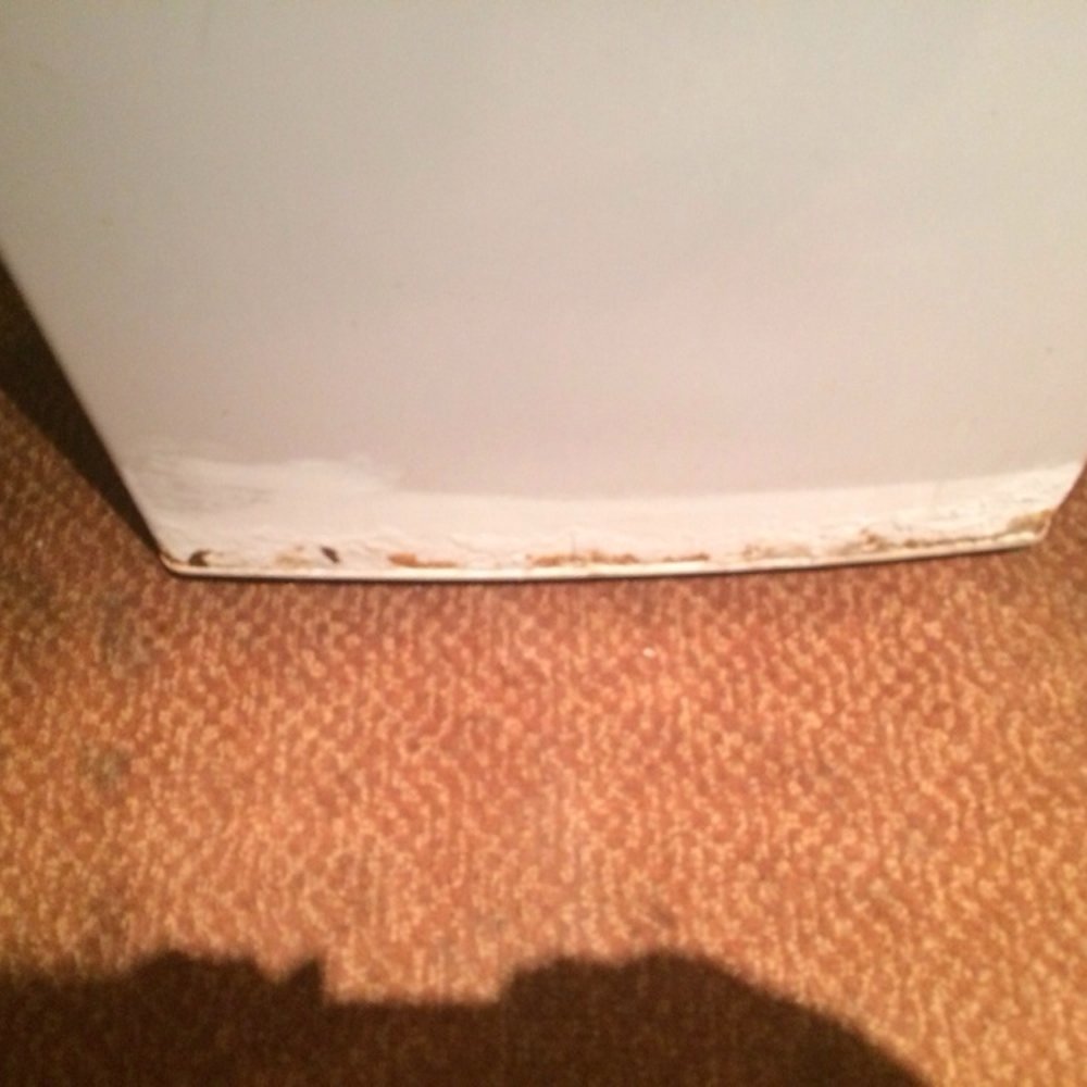 Esquire Inn - Rusted fridge - Hotels Near Me - Beeville, Texas Esquire Inn - Rusted fridge - Hotels Near Me - Beeville, Texas