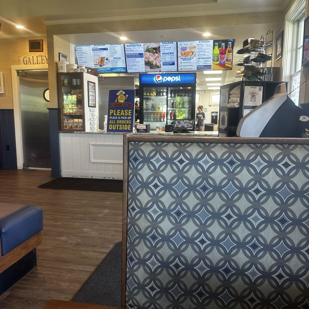 Iggy's Doughboys & Chowder House - Seafood Near Me - Narragansett, Rhode Island