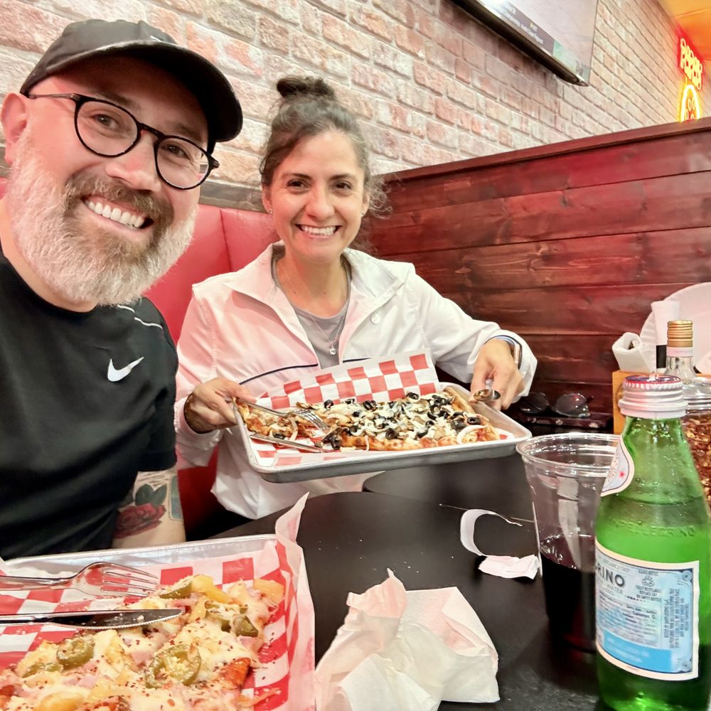 Papa's Pizza - Pizza Near Me - League City, Texas