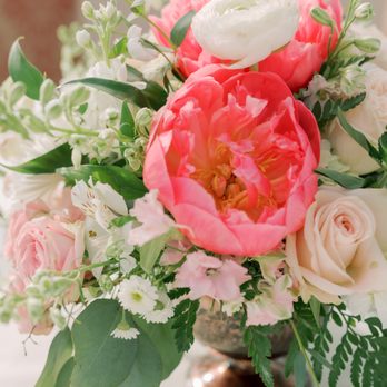 Grass Roots - Centerpiece - Floral Designers Near Me