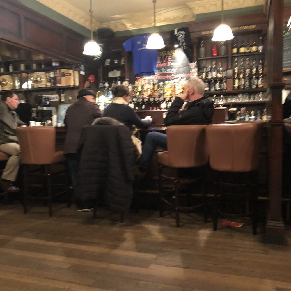 Madigans - Interrior - Pubs Near Me - Dublin, D
