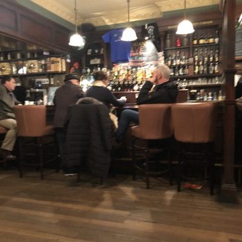Madigans - Interrior - Pubs Near Me - Dublin, D