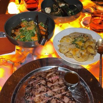 Starlite - Waygu steak, carrots, scalloped potatoes, broccoli - Cocktail Bars Near Me - San Diego, California