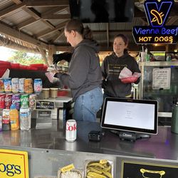 Manzanita Mudd Dogs - Amazingly fast service