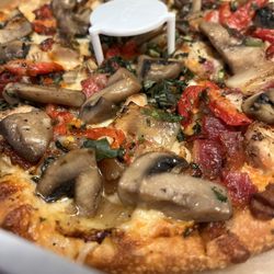 Spaghetti Eddie's Cucina Italiana - Calabrian Chicken Pizza