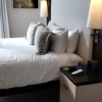 The Palms Hotel & Spa - The bed- great sleep! - Hotels Near Me - Miami Beach, Florida