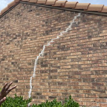 Spring Pointe - Large crack on the wall by the master bedroom - Apartments Near Me - Richardson, Texas