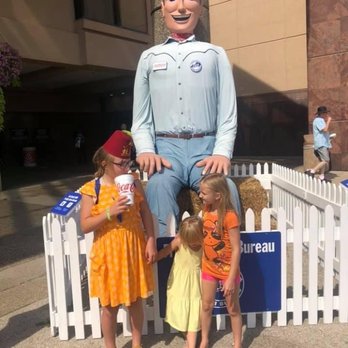 Freddy Farm Bureau - August 2019 - Public Art Near Me - Louisville, Kentucky Freddy Farm Bureau - August 2019 - Public Art Near Me - Louisville, Kentucky