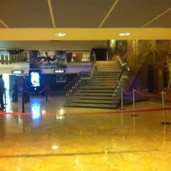 Cine Palafox - Hall del cine.
