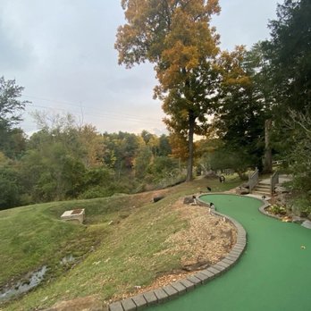 Lakeview Putt And Play - Lakeview Putt and Play - Mini Golf Near Me - Arden, North Carolina