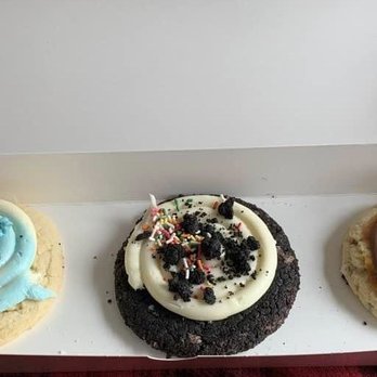 Crumbl - Oceanside - Bakeries Near Me - Oceanside, California