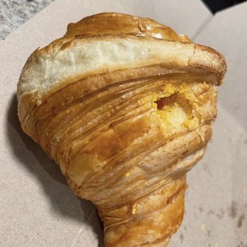 LA LA Bakeshop - Bakeries Near Me - Scarborough, Ontario