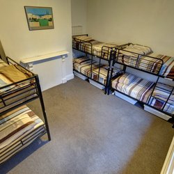 Back Of Chapel Backpackers - Dorm (Image source: backofchapel.com)