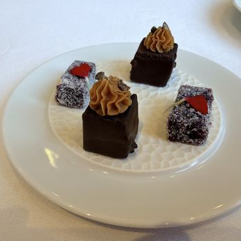 Langdon Hall Dining - Wine Bars Near Me - Cambridge, Ontario Langdon Hall Dining - Wine Bars Near Me - Cambridge, Ontario