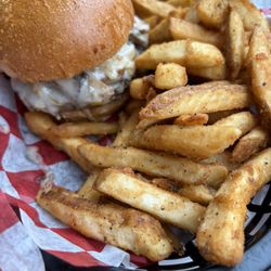 Uncle Ricky's Outdoor Bar & Grill