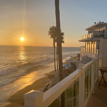 Capri Laguna - Beach front room view at sunset - Hotels Near Me - Laguna Beach, California Capri Laguna - Beach front room view at sunset - Hotels Near Me - Laguna Beach, California