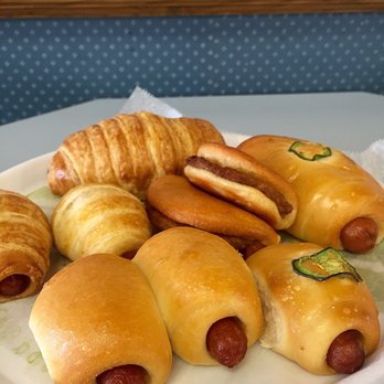 Dale's Donuts No 10 - 2 regular sausages, 2 croissant sausages, 1 jalapeño sausage, 2 sausage patties, one big croissant sausage, and 1 big jalapeño sausage - Donuts Near Me - Fort Worth, Texas