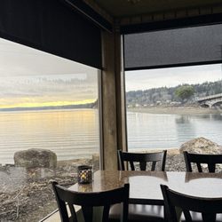 Massimo Italian Bar & Grill - Purdy spit