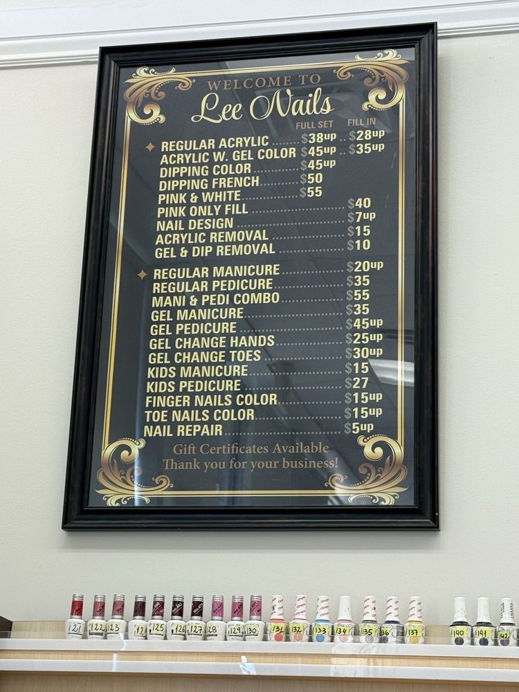 Lee Nails Logo