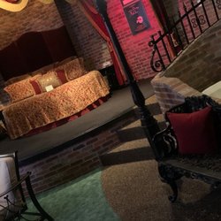 Destinations Inn - New York themed room