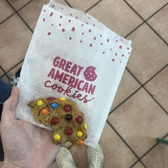 Marble Slab Creamery - M&m cookie - Ice Cream & Frozen Yogurt Near Me - Orlando, Florida