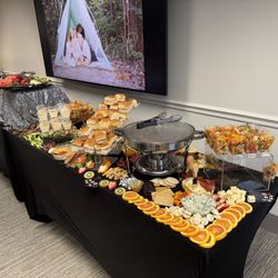 Dee's Catering - Charcuterie Board