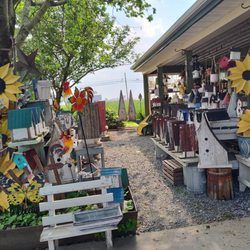 Mary's Gift Shop - Outside the store
