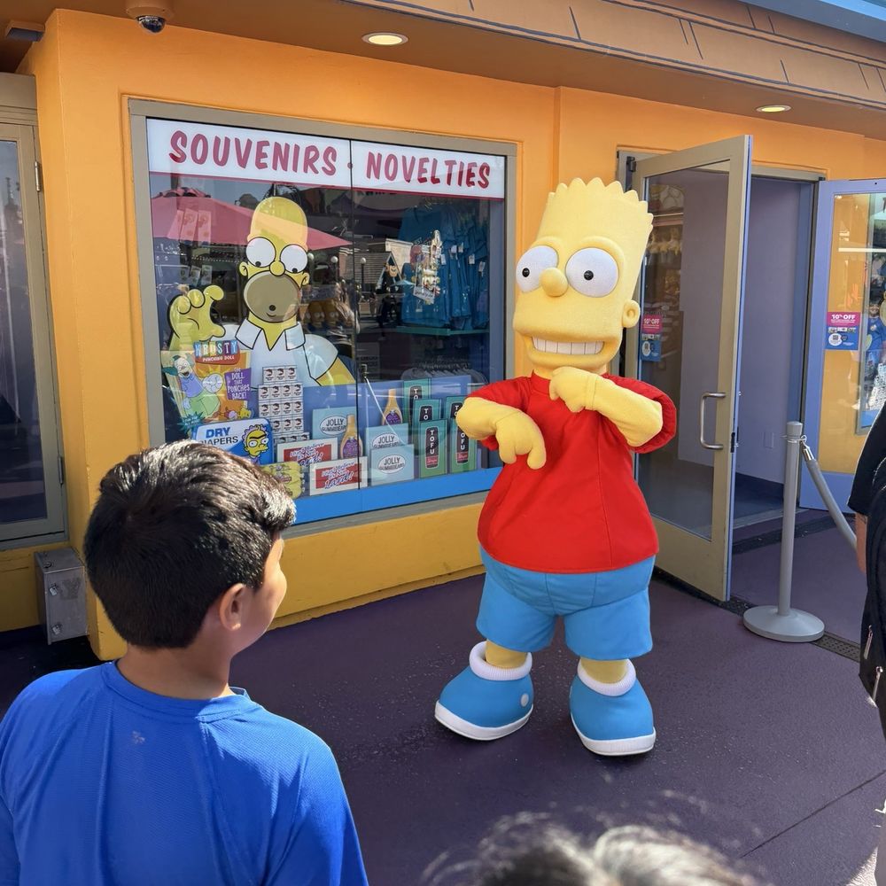 Kwik-E-Mart - Donuts Near Me - Universal City, California