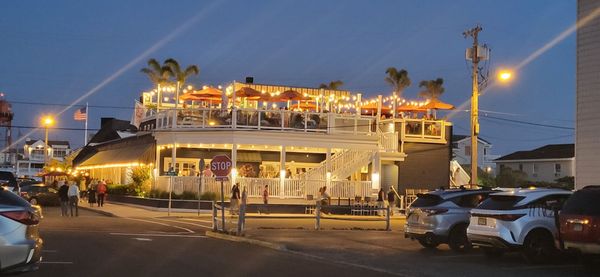 Tuckers Tavern by null