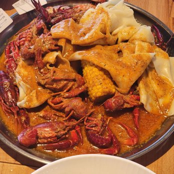 Happy Crab - 1lb crawfish + handpulled noodles (3x) - Seafood Near Me - Seattle, Washington