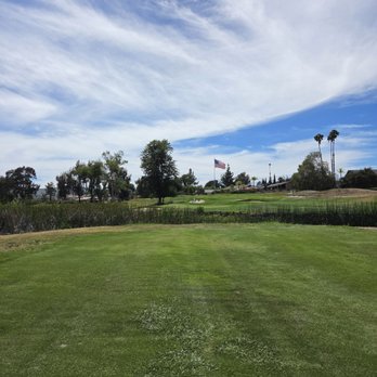 Carlton Oaks - Hole 18 - Golf Near Me - Santee, California Carlton Oaks - Hole 18 - Golf Near Me - Santee, California