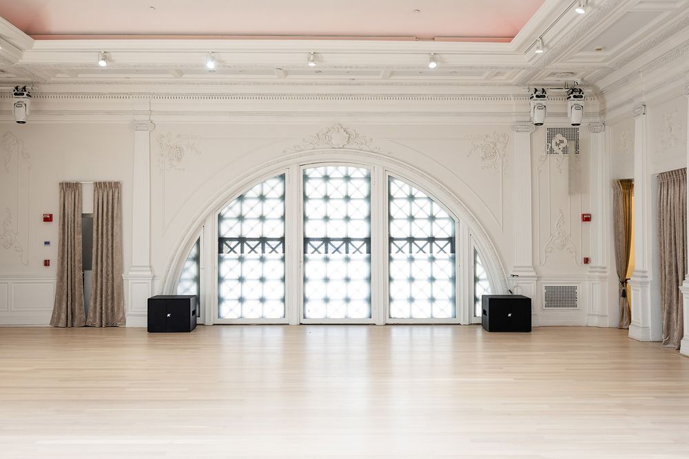 White Room Logo