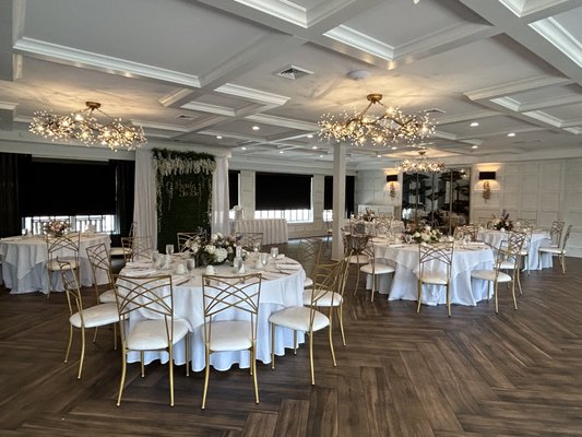 Water's Edge Centerport by null