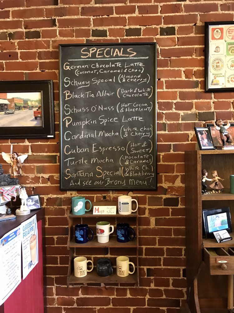 ART & JOE Updated June 2024 105 Main St, Steelville, Missouri