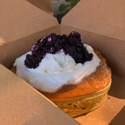 Tiarrés Brunch & Bistro - Blueberry Pancakes