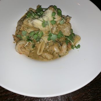 DiWine - Wine Bars Near Me - Astoria, New York