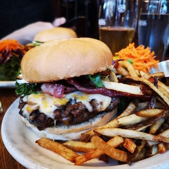 Chez Lucien - Chez Lucien burger (sub cream cheese with cheddar) - Bars Near Me - Ottawa, Ontario