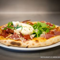 Le Jardin des Sablons - La Pizza Burrata du Restaurant Le Jardin des Sablons à Portiragnes Plage - Sud de France - Occitanie