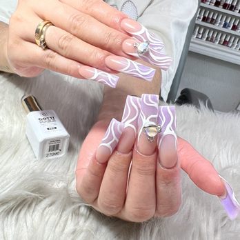 Lush Lyfe Studio - Nail Technicians Near Me - Burlingame, California