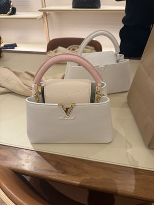 Louis Vuitton Plano Legacy West by null