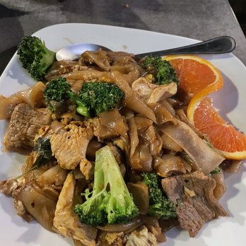 Thai Kitchen - Phad See Ewe - Thai Near Me - Grand Terrace, California Thai Kitchen - Phad See Ewe - Thai Near Me - Grand Terrace, California