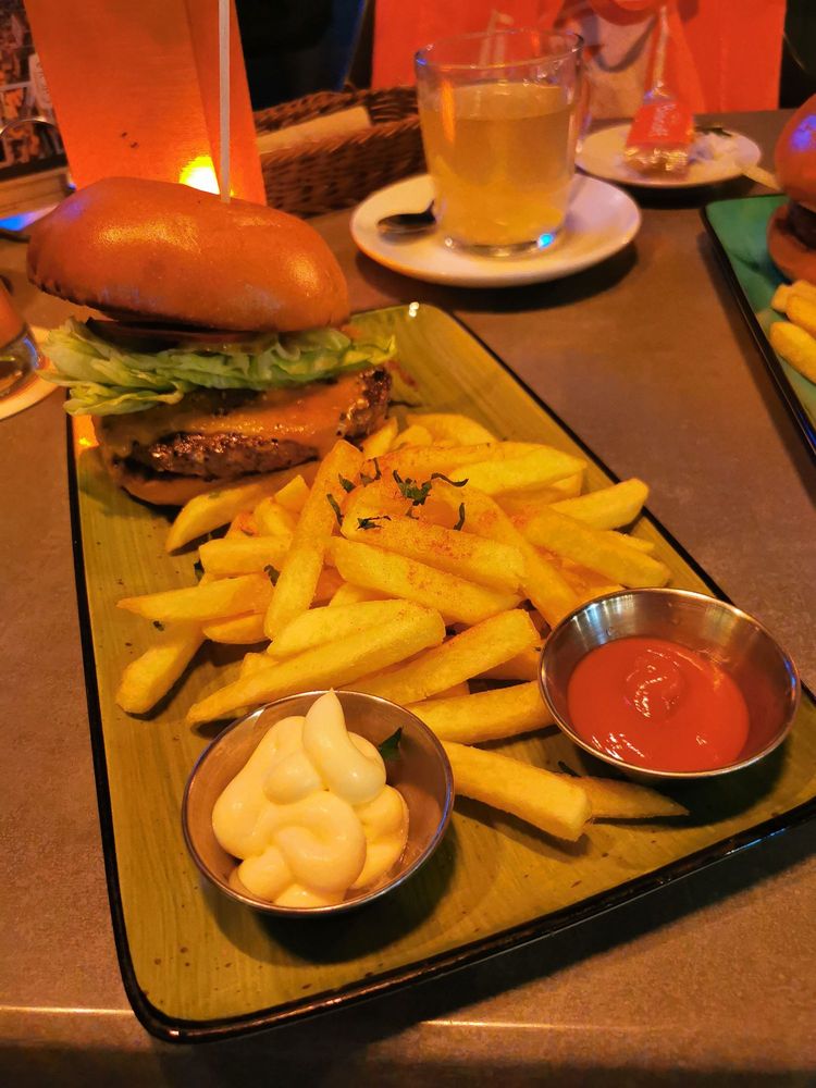 Eschenheimer Turm Cafe