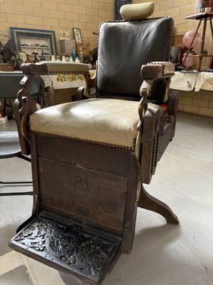 Retherford's Antiquities & Auction Services by null