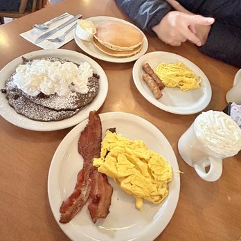 Millbrae Pancake House - Breakfast with my favorite person! Nothing beats comfort food and hot cocoa at Millbrae Pancake House - American Near Me - Millbrae, California