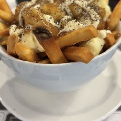 Le Bistro d'Adstock - Small Poutine