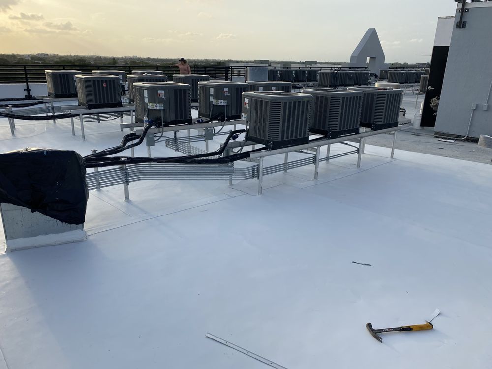 Slide of Paiz Construction