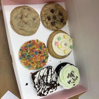 Crumbl - St. Matthews - Bakeries Near Me - Louisville, Kentucky Crumbl - St. Matthews - Bakeries Near Me - Louisville, Kentucky