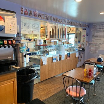 Js Place - Inside - Ice Cream & Frozen Yogurt Near Me - Pierce, Nebraska